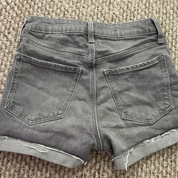 Old Navy O.G. Straight High Rise Jean Shorts - Picture 2 of 2